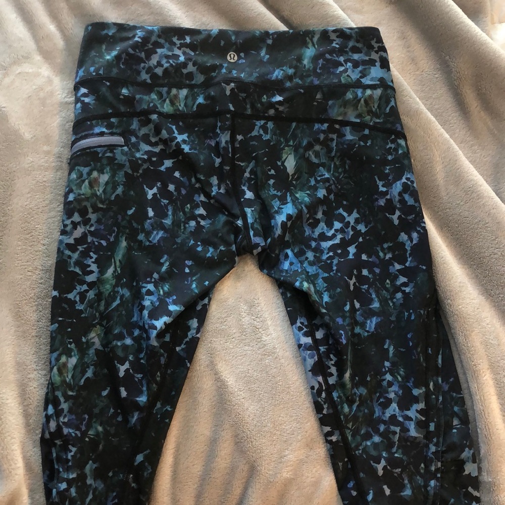 Lulu lemon capris